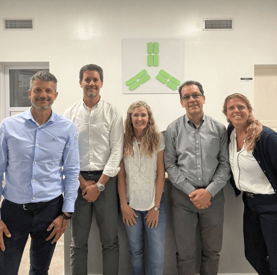 Miembros de hipra y llamas laboratorios