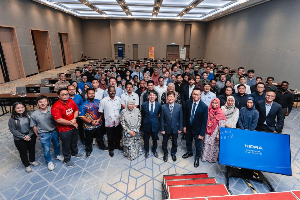 hipra poultry health symposium 2025